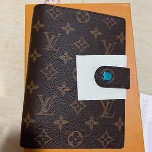 MEDIUM SMALL RING AGENDA COVER Women Fashion Notebook Credit Card Holder
